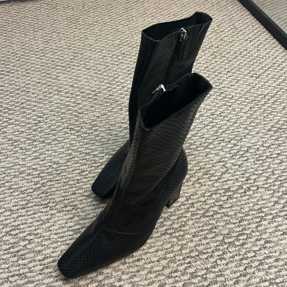 TOPSHOP SNAKE LEATHER BOOTS - Picture 5 of 5